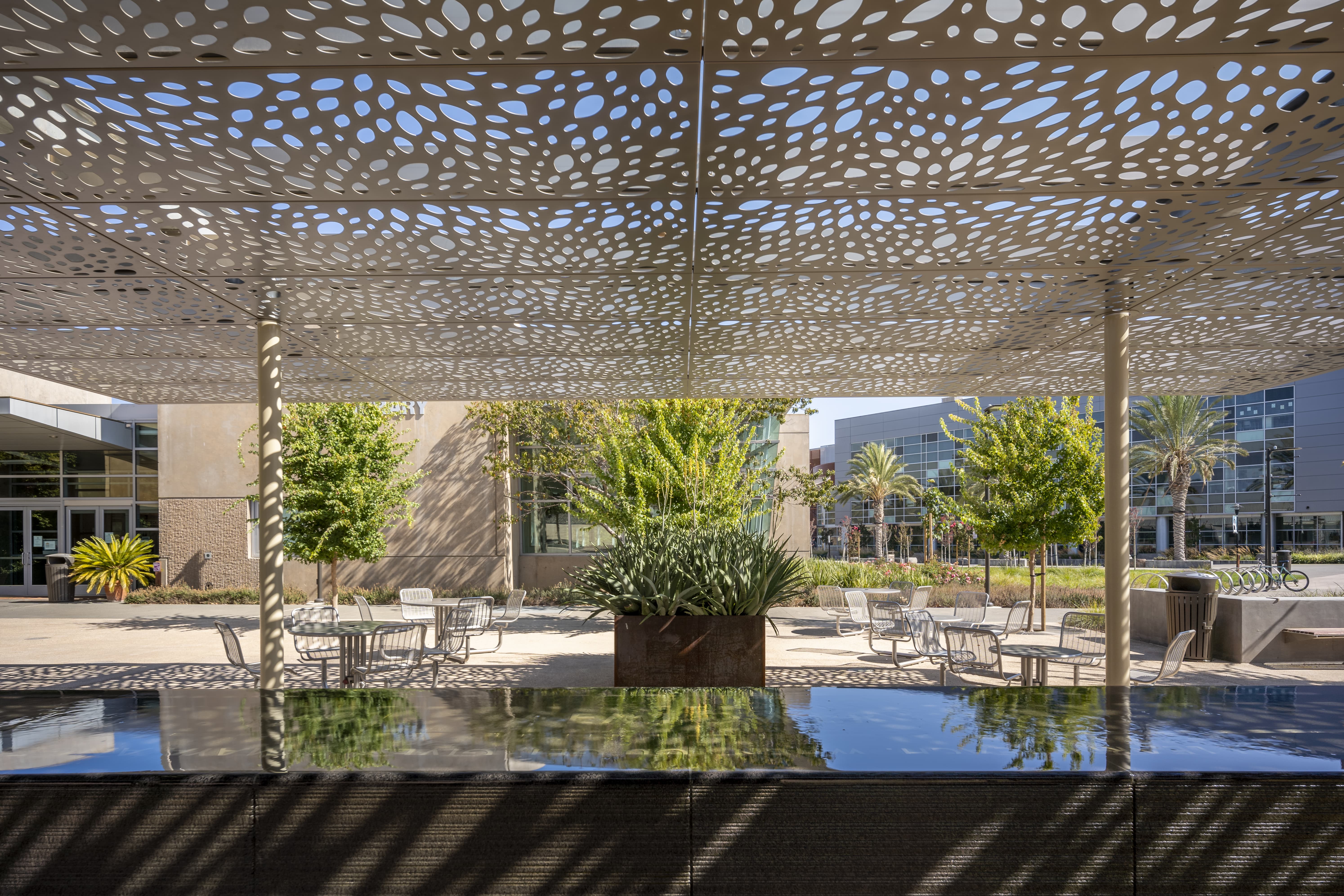 Outdoor patio with fountain